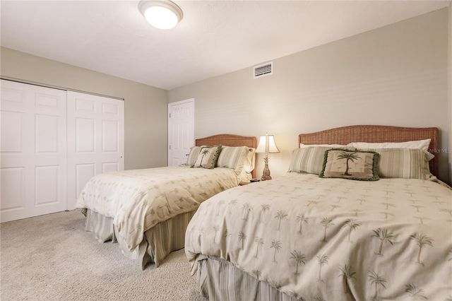 6052 W PEPPERTREE WAY 235B, Sarasota, FL 34242