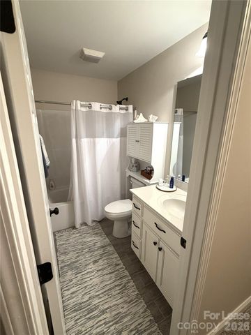 4198 Pickering Drive, Hickory, NC 28602