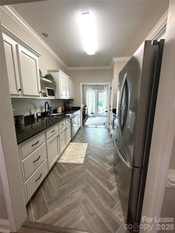 4198 Pickering Drive, Hickory, NC 28602