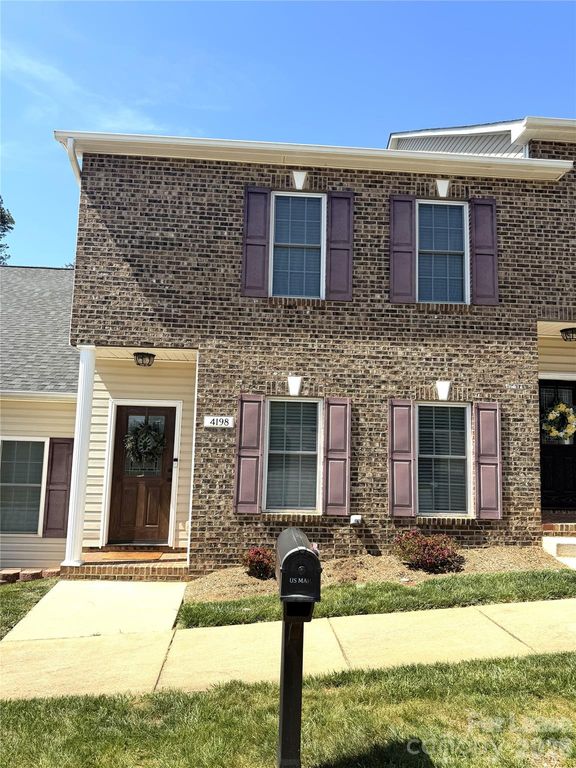 4198 Pickering Drive, Hickory, NC 28602