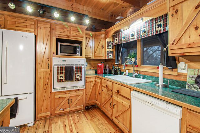 696 Railey Ridge NE, Ranger, GA 30734