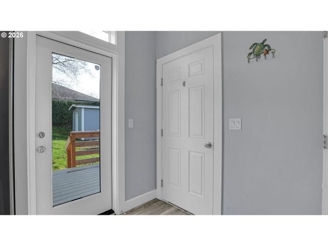4650 Ne TIDE Ave, Lincoln City, OR 97367