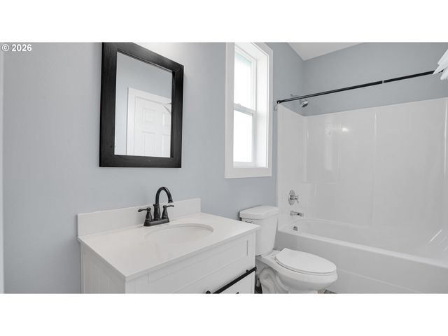 4650 Ne TIDE Ave, Lincoln City, OR 97367