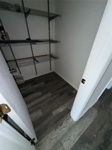1470 NE 125th Terrace 605, North Miami, FL 33161
