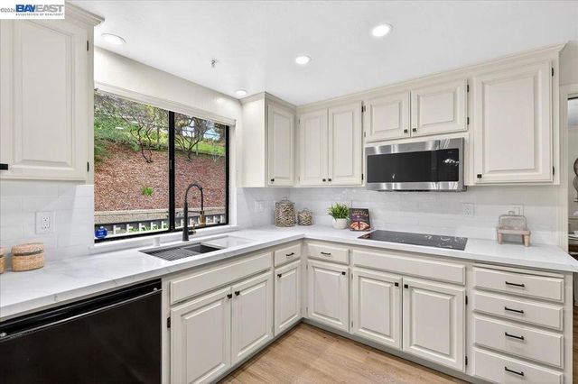 28 28 Harrington Rd, Moraga, CA 94556