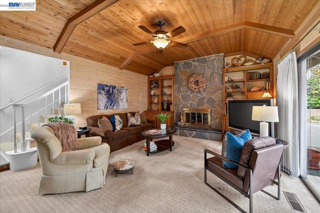 28 28 Harrington Rd, Moraga, CA 94556