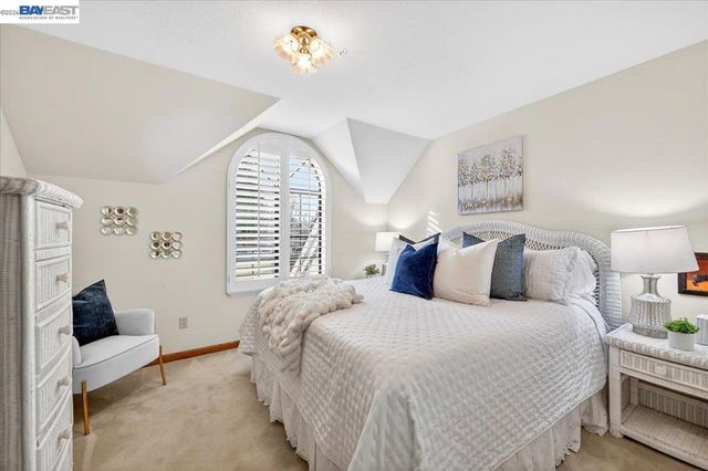 28 28 Harrington Rd, Moraga, CA 94556