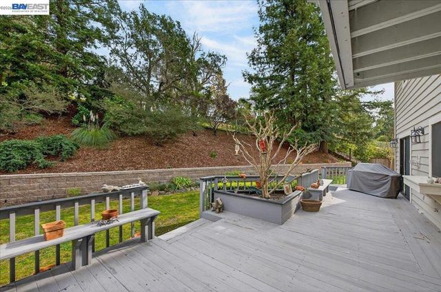 28 28 Harrington Rd, Moraga, CA 94556