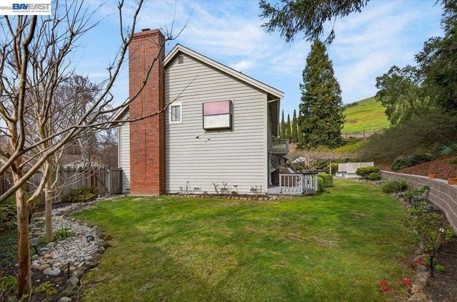 28 28 Harrington Rd, Moraga, CA 94556