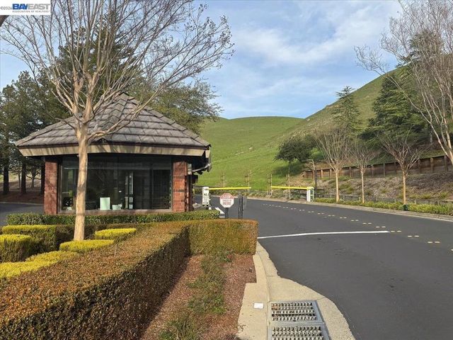 28 28 Harrington Rd, Moraga, CA 94556