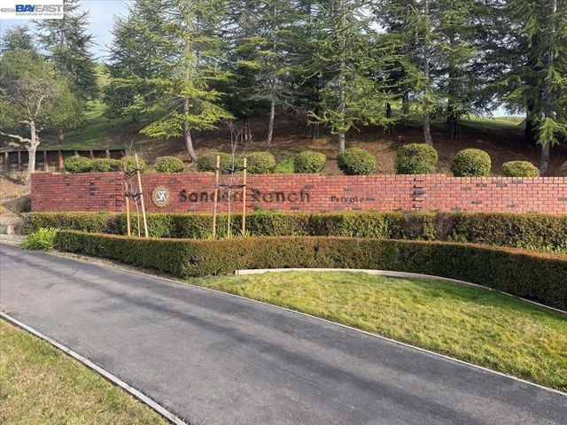 28 28 Harrington Rd, Moraga, CA 94556