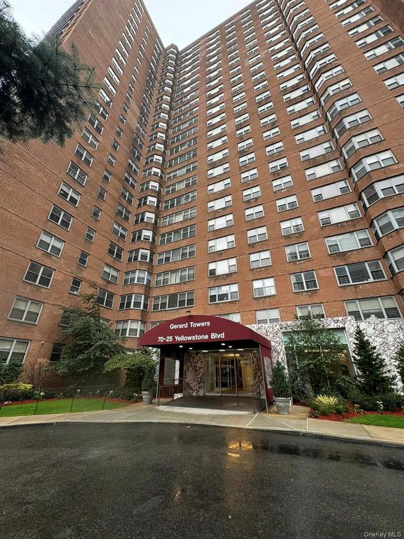 70-25 Yellowstone Blvd 1 Y, Forest Hills, NY 11375