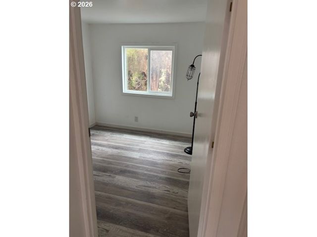 1400 CANDLELIGHT Dr 174, Eugene, OR 97402