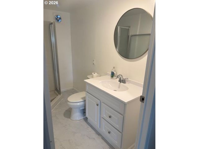 1400 CANDLELIGHT Dr 174, Eugene, OR 97402