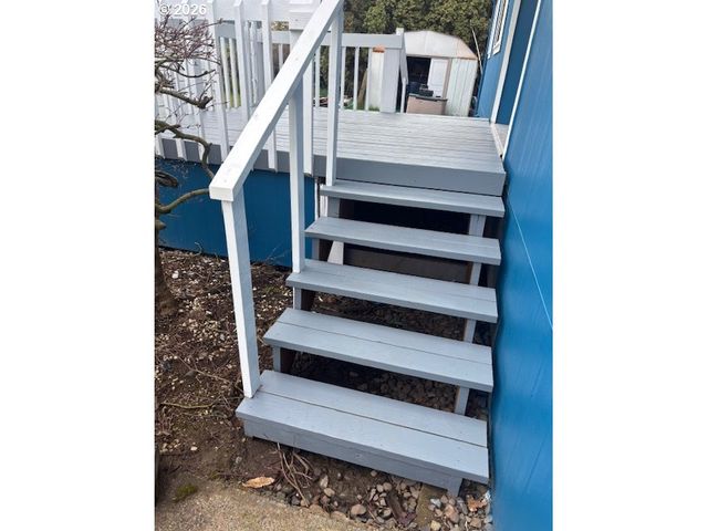 1400 CANDLELIGHT Dr 174, Eugene, OR 97402