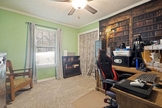 906 Clearview Street, Krum, TX 76249