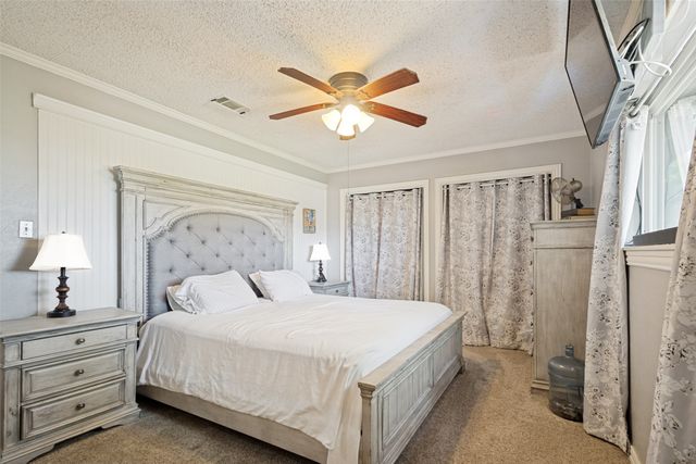 906 Clearview Street, Krum, TX 76249