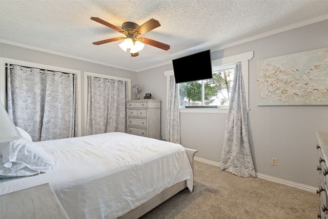 906 Clearview Street, Krum, TX 76249