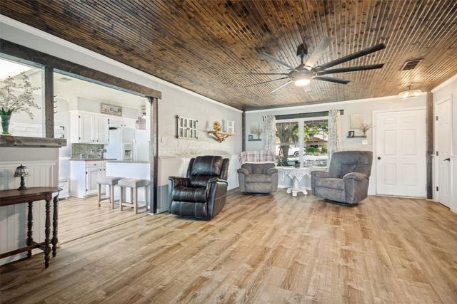906 Clearview Street, Krum, TX 76249