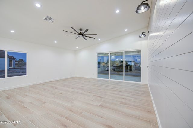 71 S 352ND Drive, Tonopah, AZ 85354