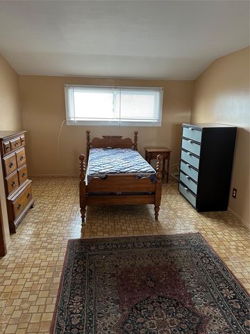 1009 Park Lane N, Franklin Square, NY 11010