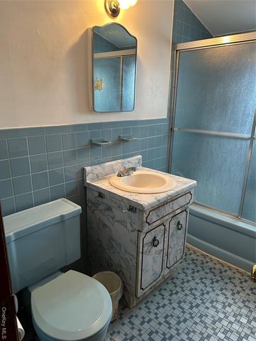 1009 Park Lane N, Franklin Square, NY 11010