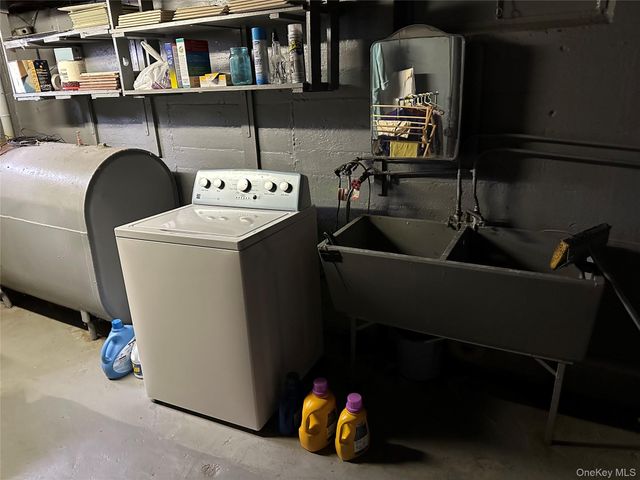 1009 Park Lane N, Franklin Square, NY 11010