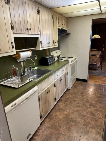 1009 Park Lane N, Franklin Square, NY 11010