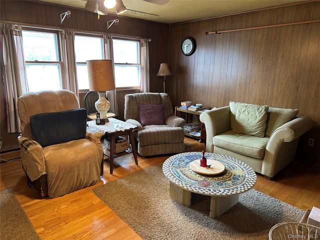 1009 Park Lane N, Franklin Square, NY 11010