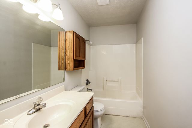 7641 Germander Lane, Indianapolis, IN 46237