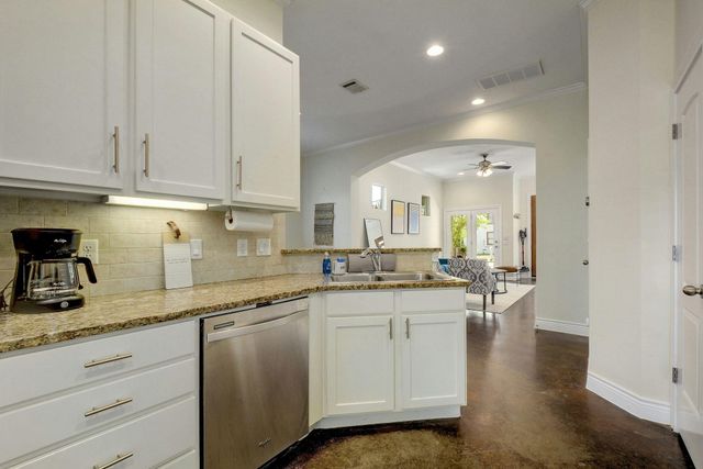 2206 E 14th ST 2, Austin, TX 78702