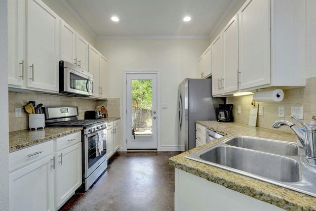 2206 E 14th ST 2, Austin, TX 78702