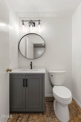 1520 S Beverly Glen Boulevard 204, Los Angeles, CA 90024