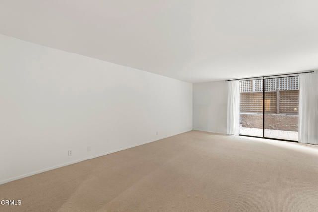 1520 S Beverly Glen Boulevard 204, Los Angeles, CA 90024