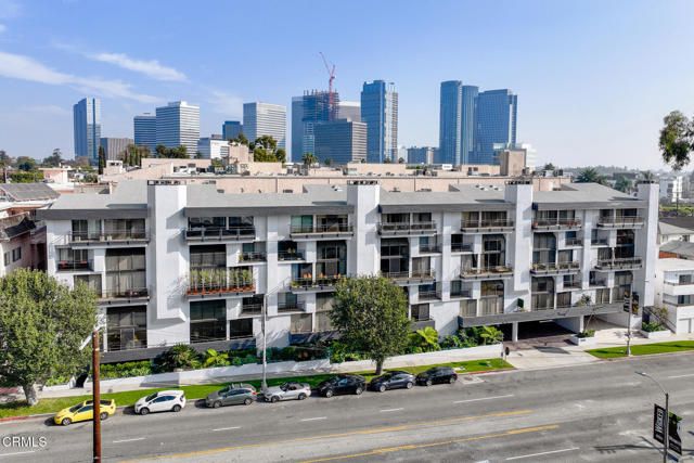 1520 S Beverly Glen Boulevard 204, Los Angeles, CA 90024