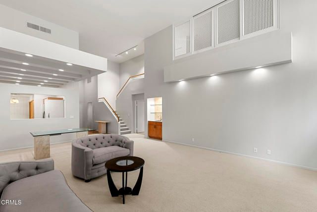 1520 S Beverly Glen Boulevard 204, Los Angeles, CA 90024