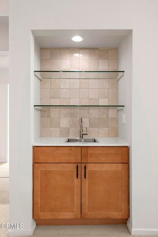 1520 S Beverly Glen Boulevard 204, Los Angeles, CA 90024