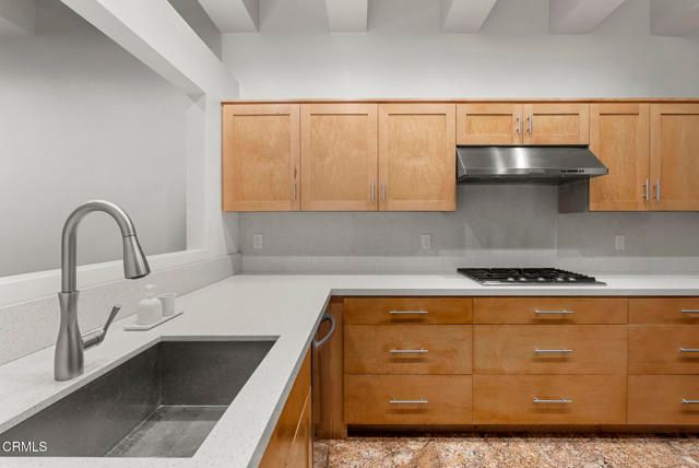 1520 S Beverly Glen Boulevard 204, Los Angeles, CA 90024