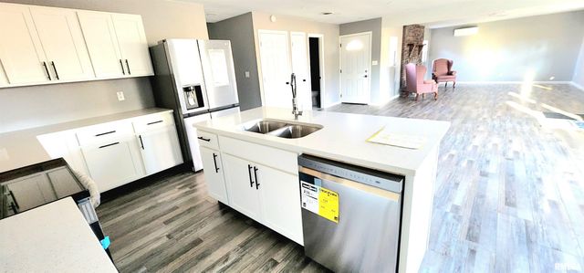 7306 Norris Drive, Marion, IL 62959