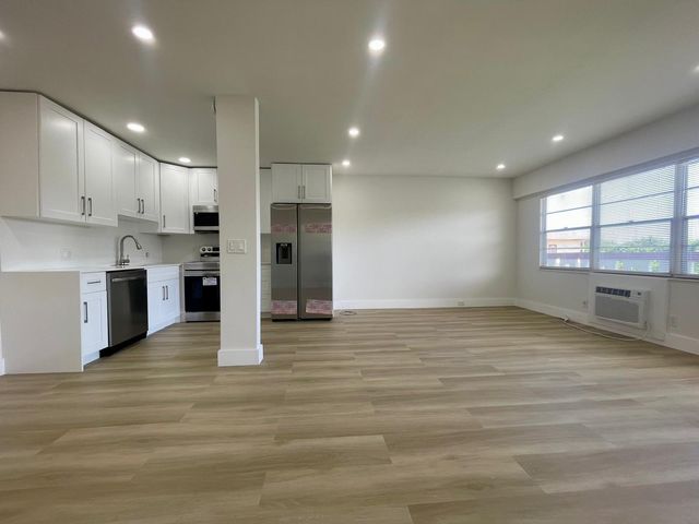 328 Brighton H, Boca Raton, FL 33434