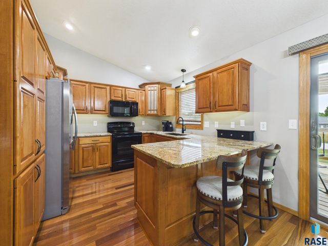 2505 S Theodore Ave Avenue, Sioux Falls, SD 57106