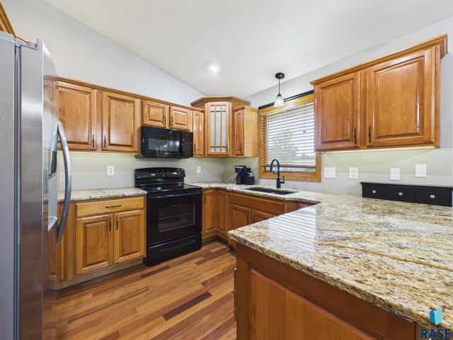 2505 S Theodore Ave Avenue, Sioux Falls, SD 57106