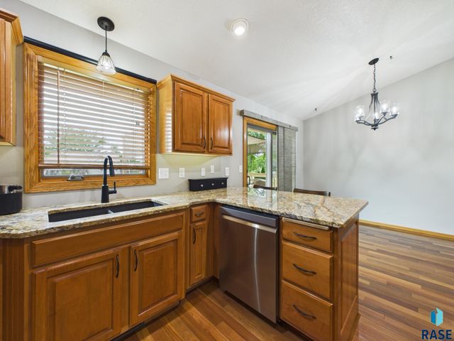 2505 S Theodore Ave Avenue, Sioux Falls, SD 57106