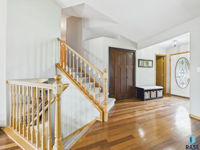 2505 S Theodore Ave Avenue, Sioux Falls, SD 57106