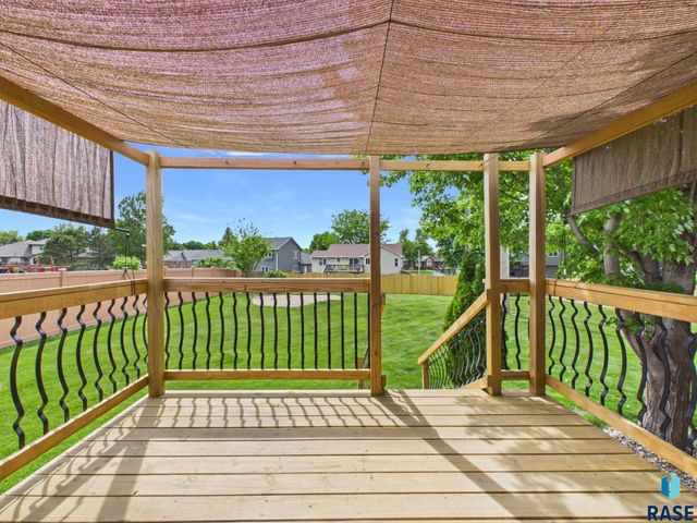 2505 S Theodore Ave Avenue, Sioux Falls, SD 57106