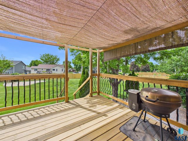 2505 S Theodore Ave Avenue, Sioux Falls, SD 57106