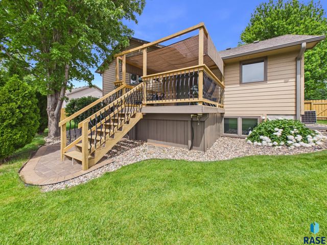 2505 S Theodore Ave Avenue, Sioux Falls, SD 57106