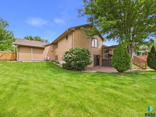 2505 S Theodore Ave Avenue, Sioux Falls, SD 57106
