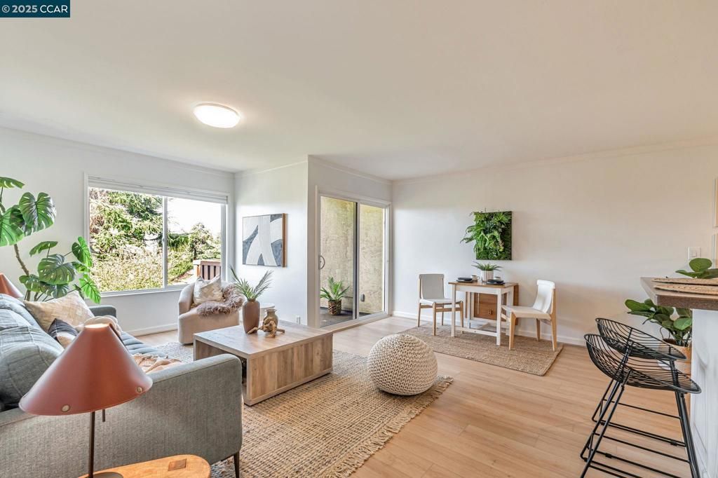 233 Orange St 304, Oakland, CA 94610