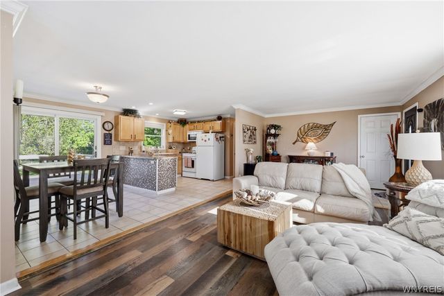 23 Beaver Lane, Grand Island, NY 14072